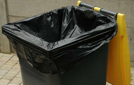 Image de HOUSSE 240L POLYTENE HR NOIR 20µ 1150X1350MM X200